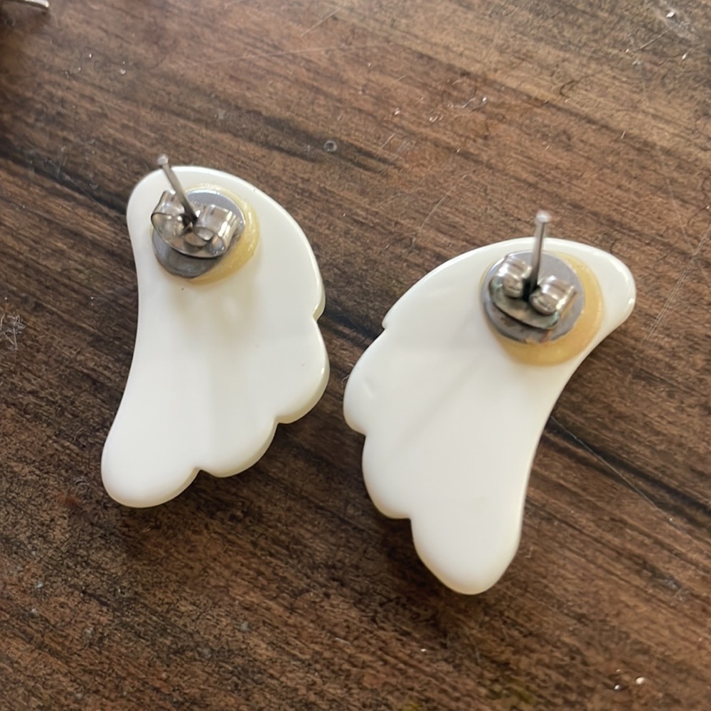 Wing earrings! - Picture 2 of 3